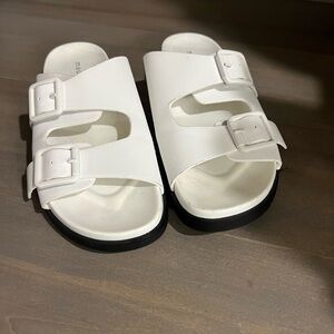 White madden girl sandals